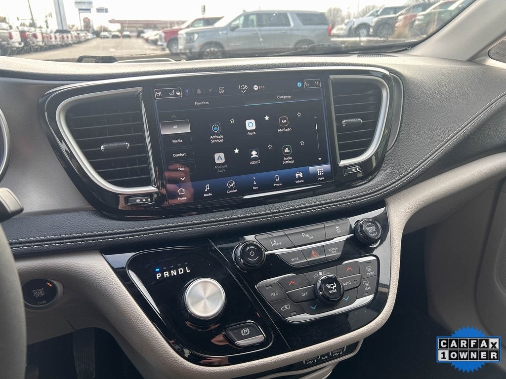 2024 Chrysler Pacifica Hybrid Select