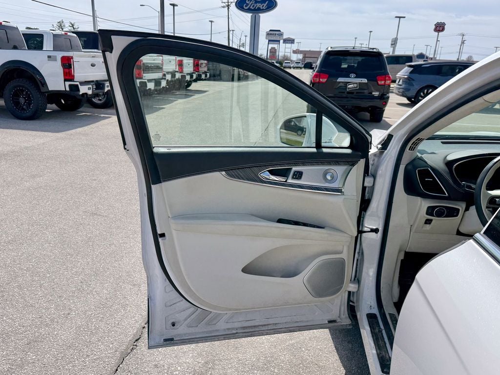 2019 Lincoln Nautilus Black Label