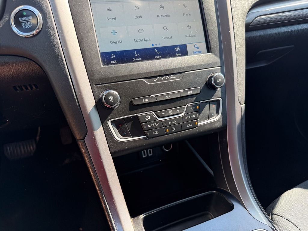 2020 Ford Fusion SE