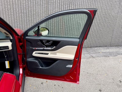 2025 Lincoln Corsair Premiere