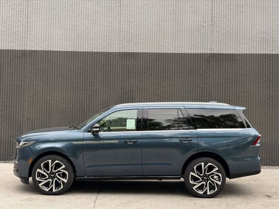2027 Lincoln Navigator Reserve