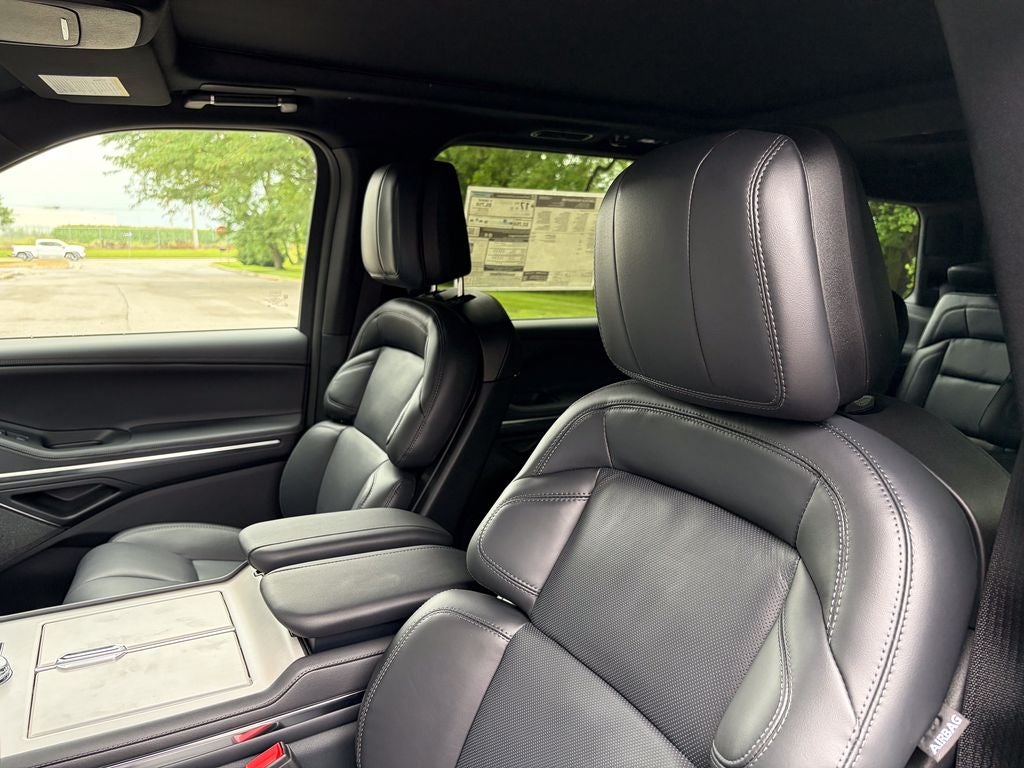 2027 Lincoln Navigator Reserve