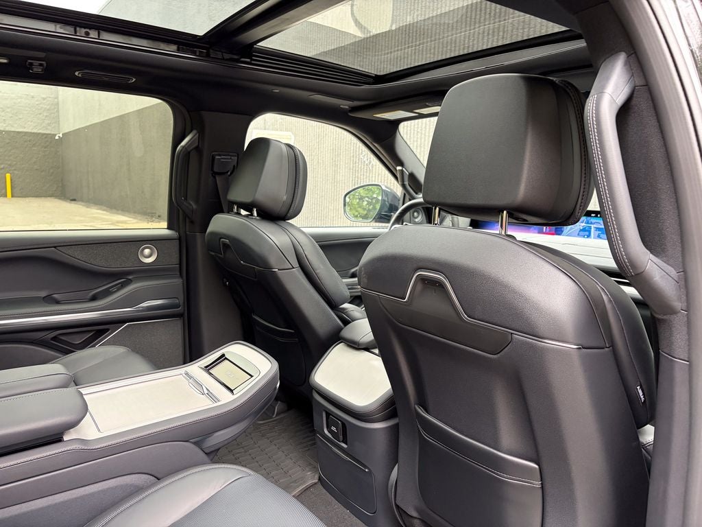2027 Lincoln Navigator Reserve