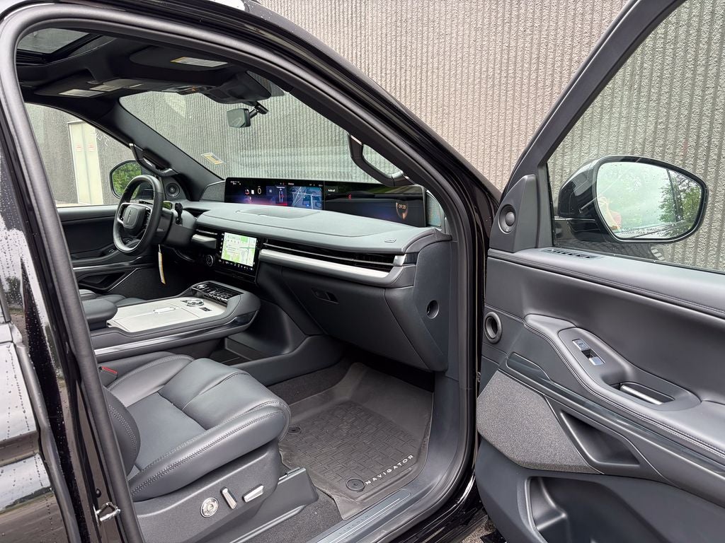 2027 Lincoln Navigator Reserve