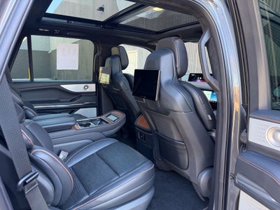 2025 Lincoln Navigator Black Label