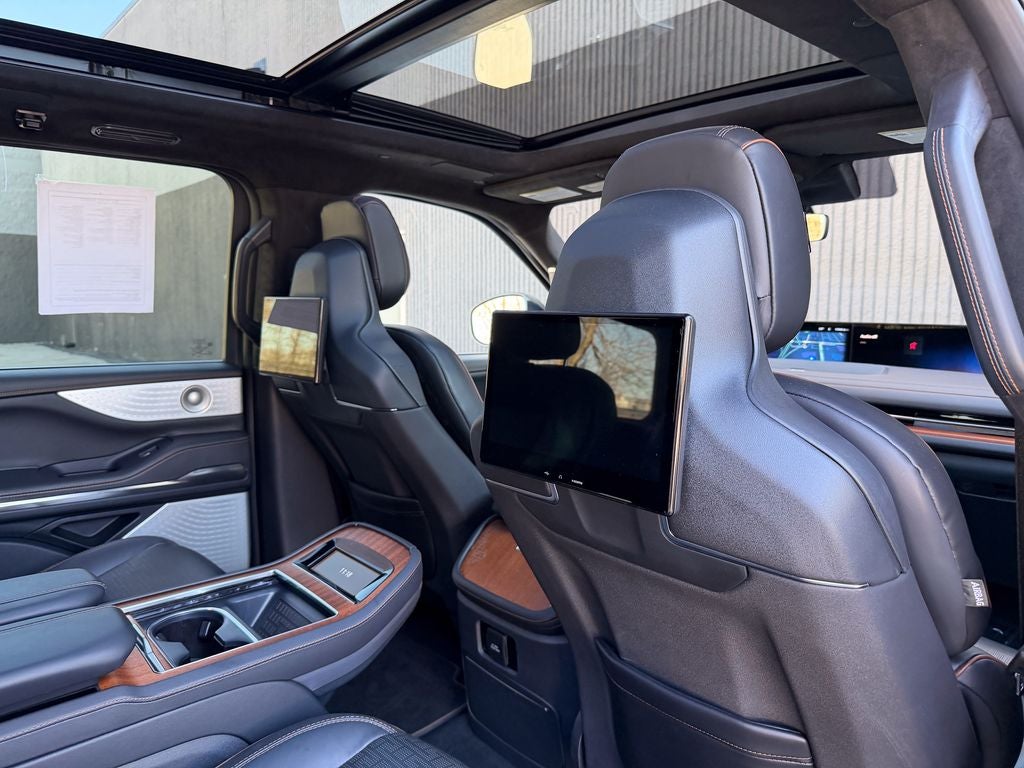 2025 Lincoln Navigator Black Label