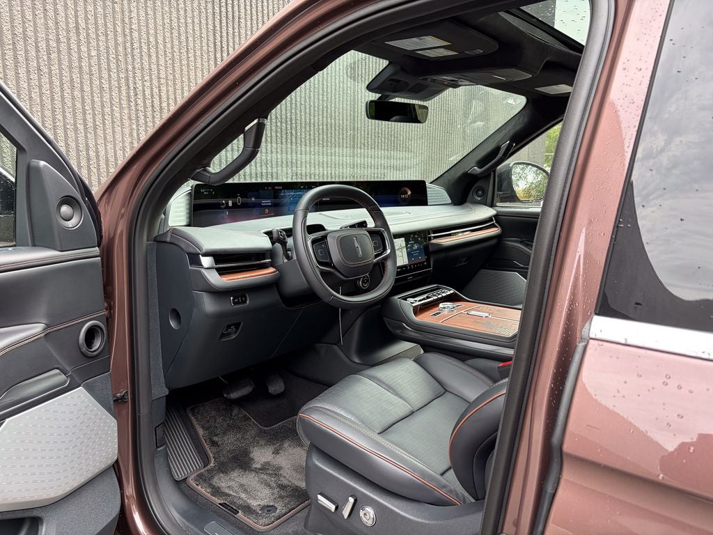 2027 Lincoln Navigator Black Label