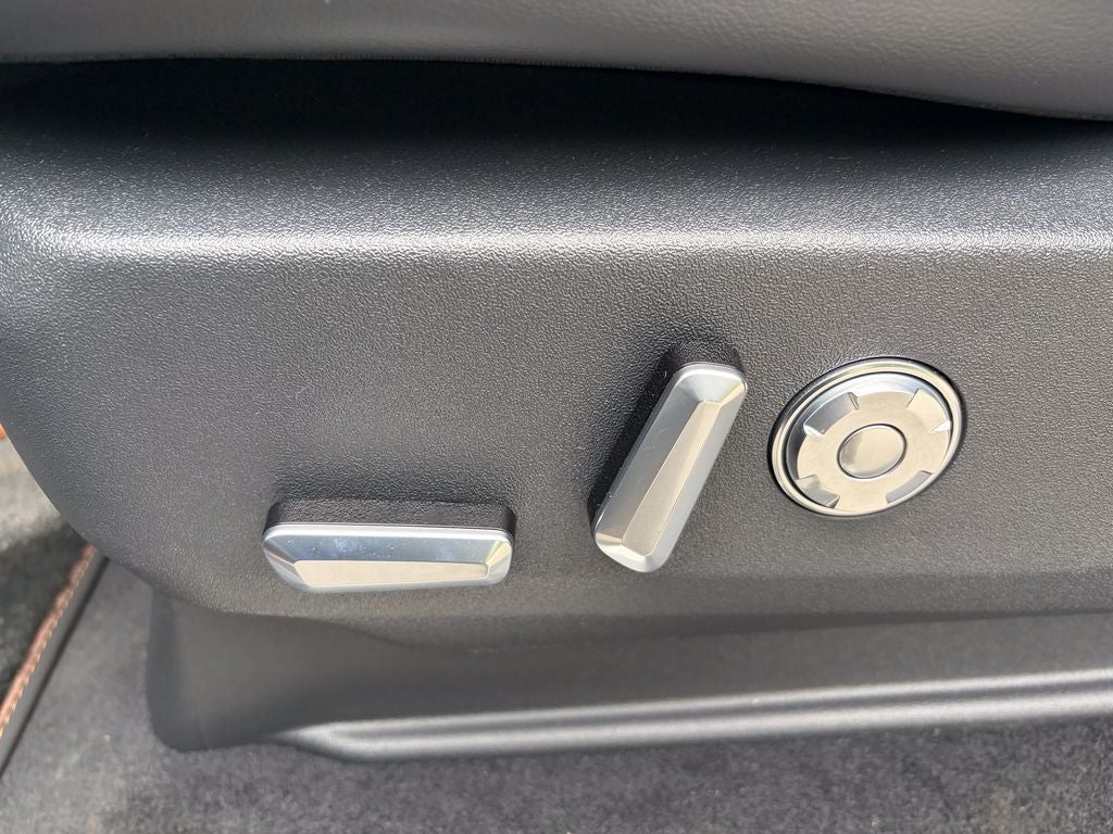 2027 Lincoln Navigator Black Label