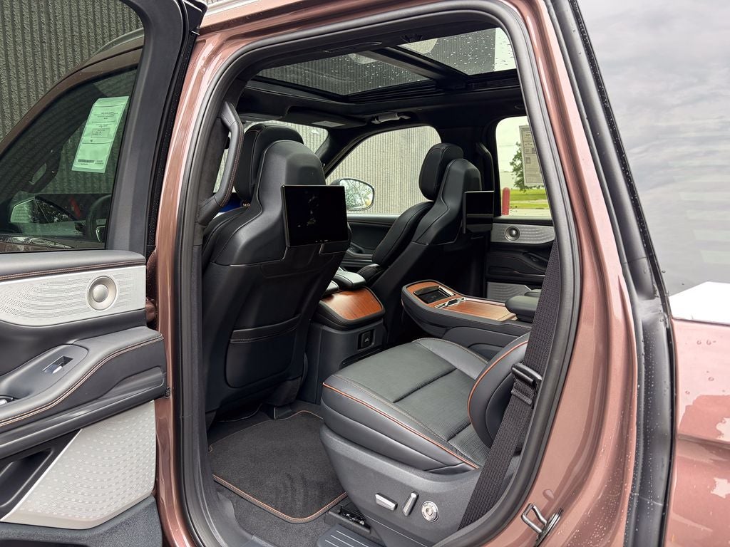 2027 Lincoln Navigator Black Label