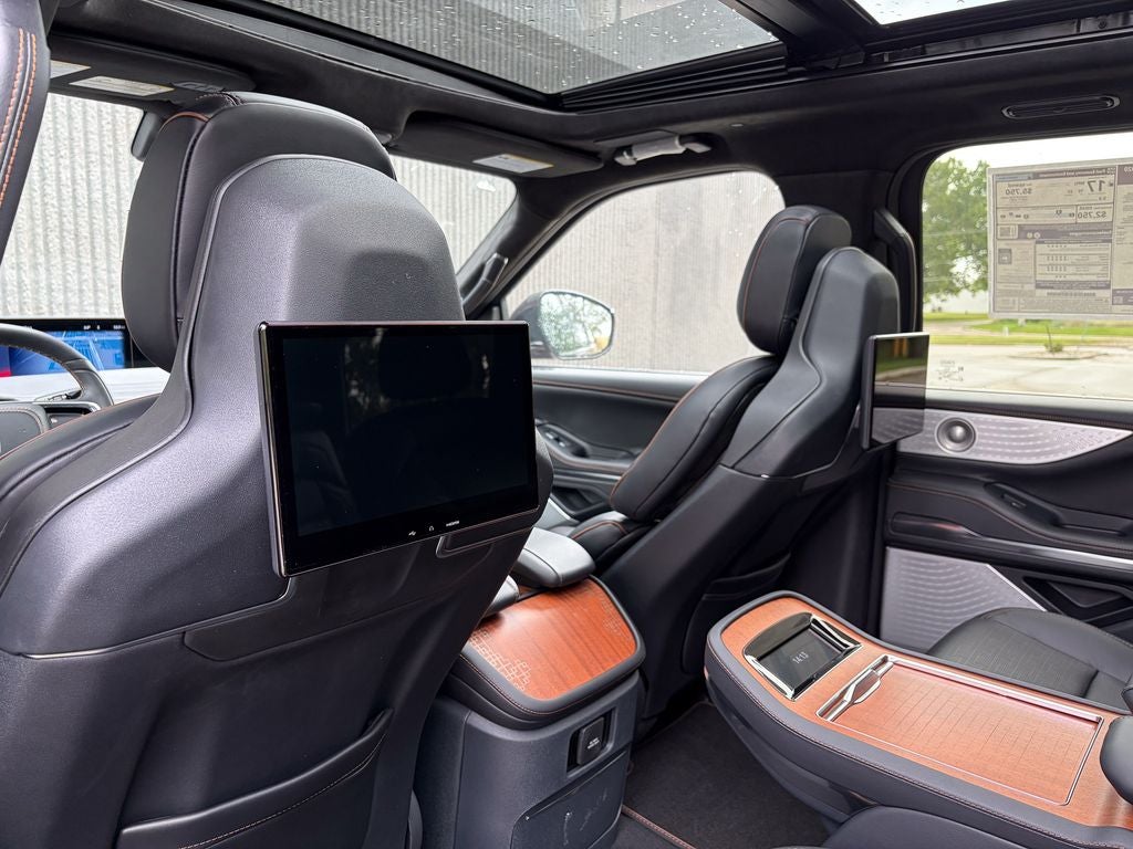 2027 Lincoln Navigator Black Label