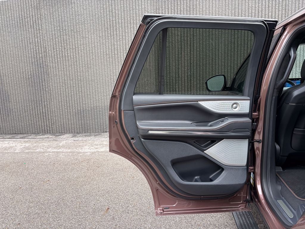 2027 Lincoln Navigator Black Label