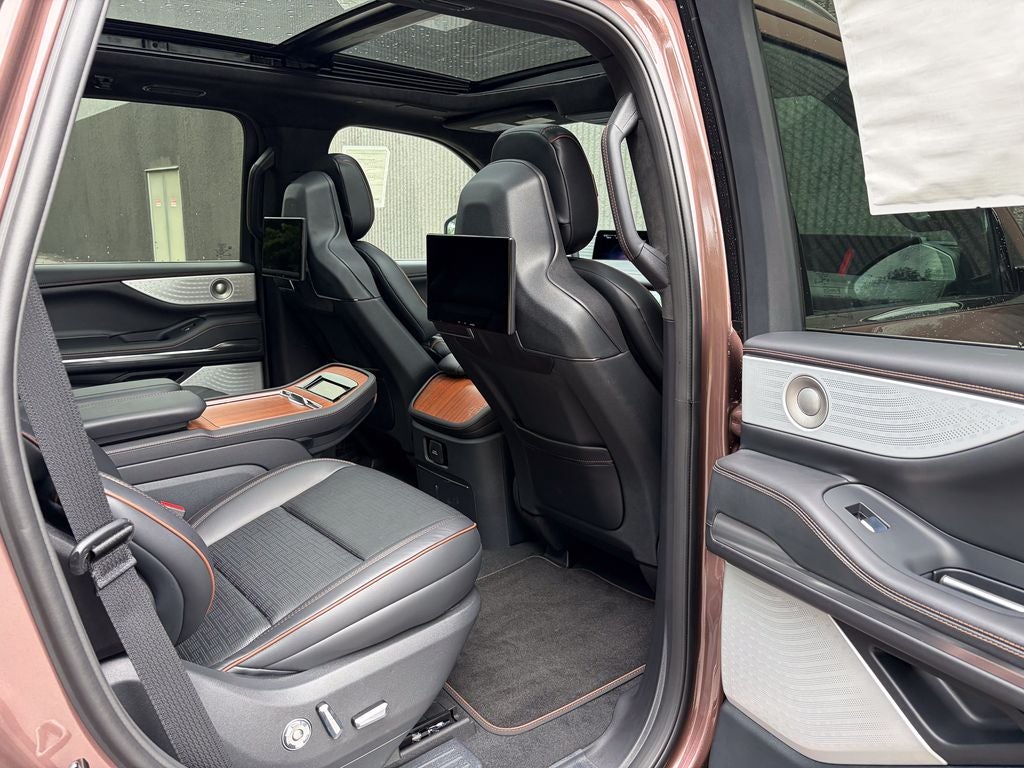 2027 Lincoln Navigator Black Label