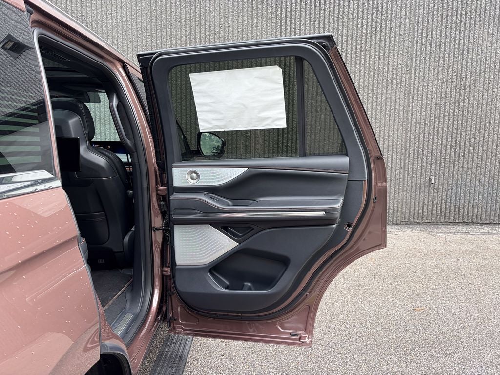 2027 Lincoln Navigator Black Label