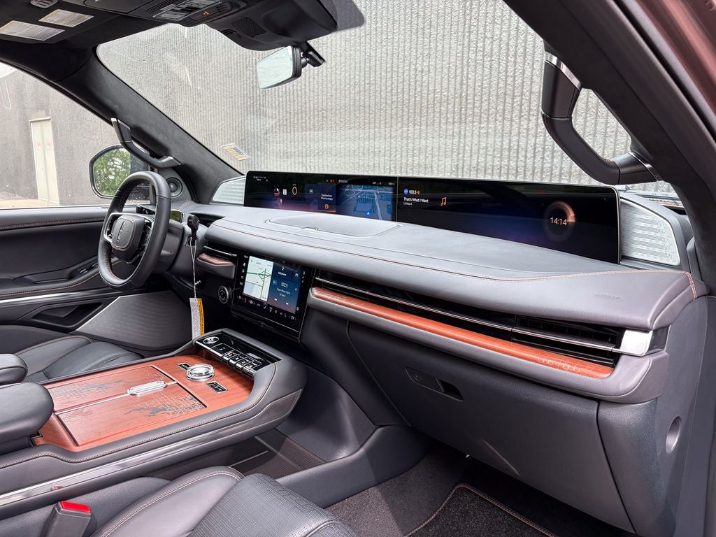 2027 Lincoln Navigator Black Label