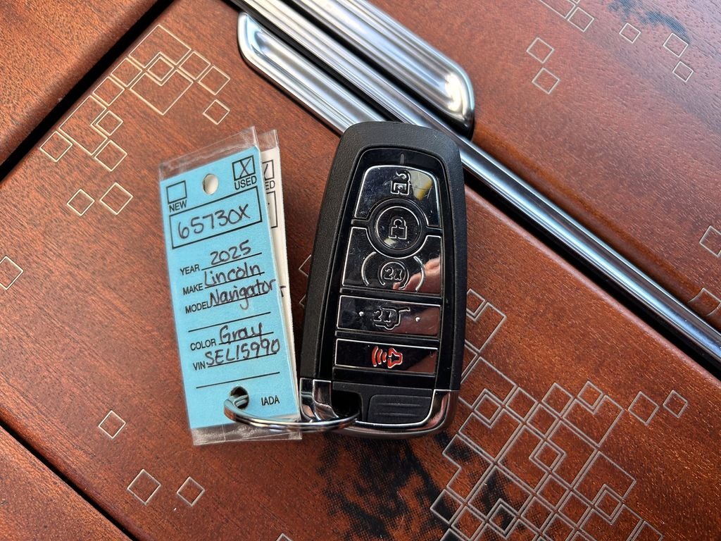 2025 Lincoln Navigator Black Label