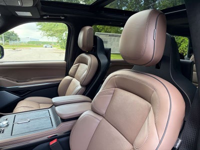 2027 Lincoln Navigator Black Label