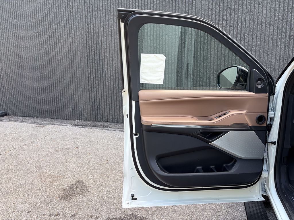2027 Lincoln Navigator Black Label