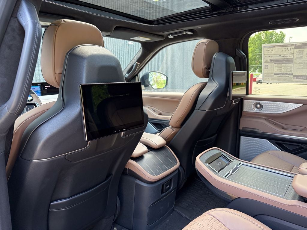 2027 Lincoln Navigator Black Label