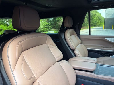 2027 Lincoln Navigator Black Label