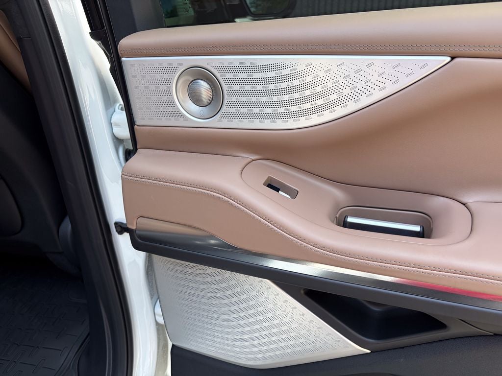 2027 Lincoln Navigator Black Label