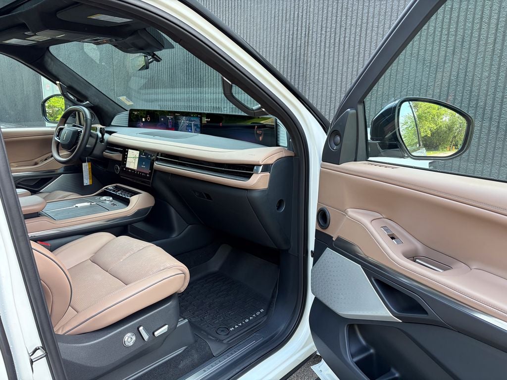 2027 Lincoln Navigator Black Label