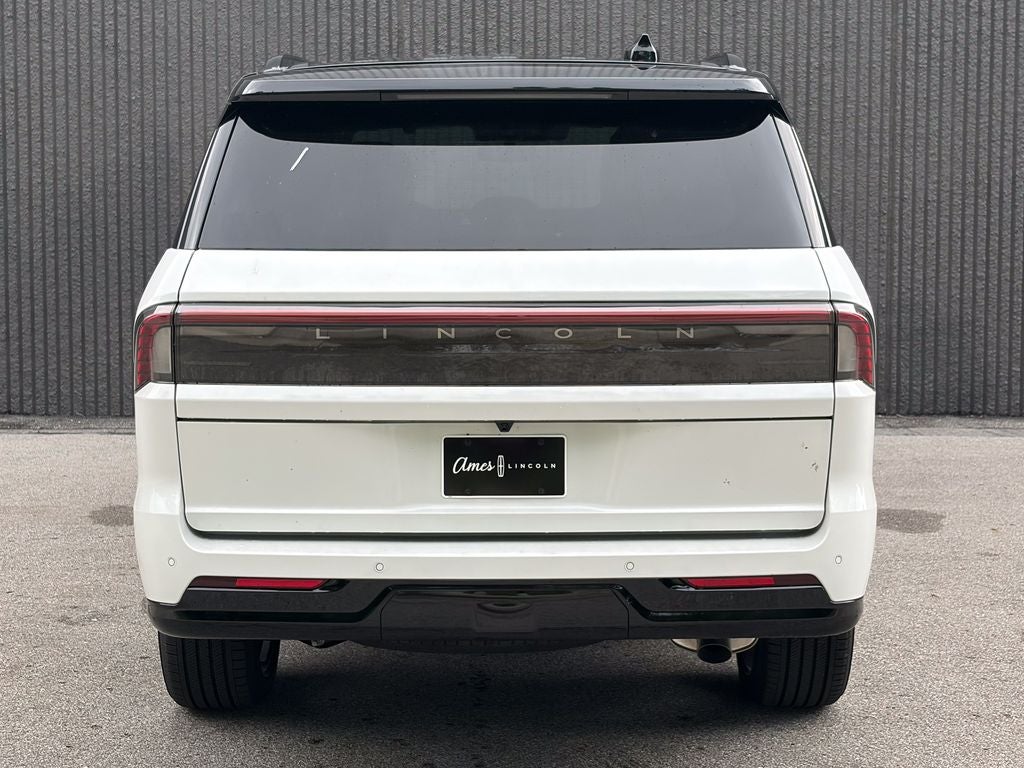 2027 Lincoln Navigator Black Label