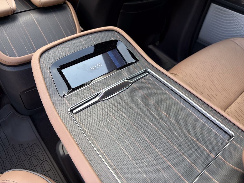 2027 Lincoln Navigator Black Label