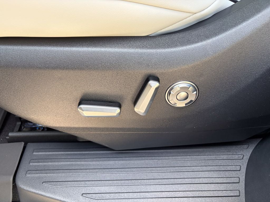 2027 Lincoln Navigator Black Label
