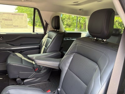 2027 Lincoln Navigator Premiere