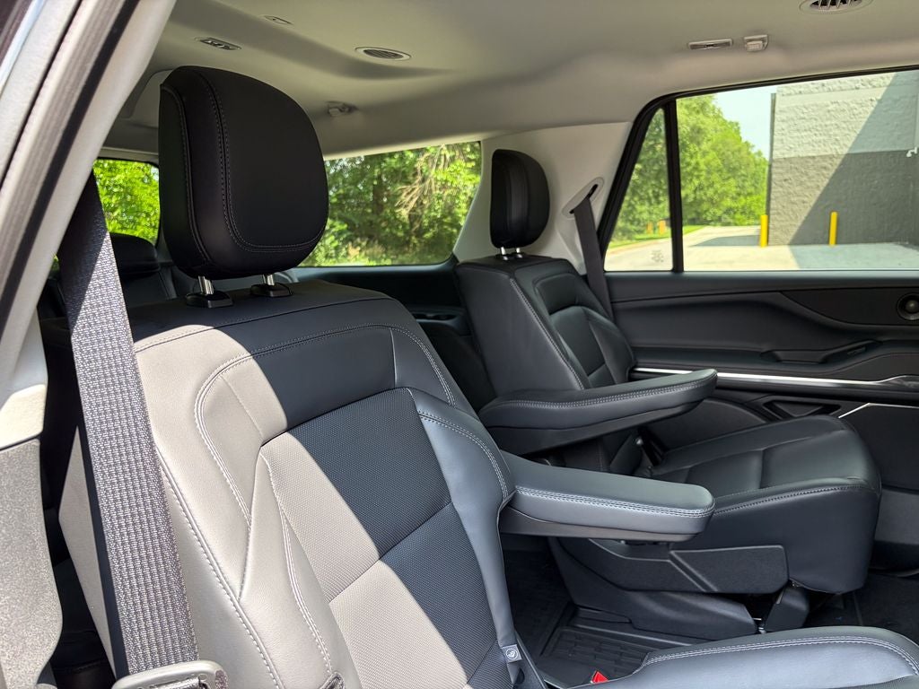 2027 Lincoln Navigator Premiere