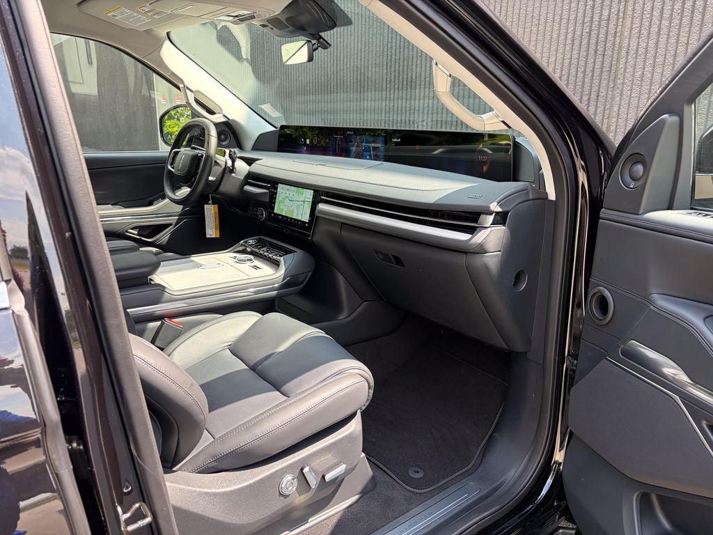 2027 Lincoln Navigator Premiere