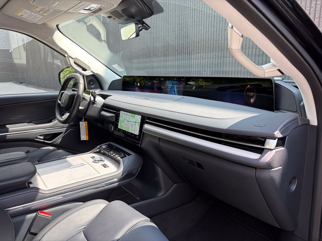 2027 Lincoln Navigator Premiere