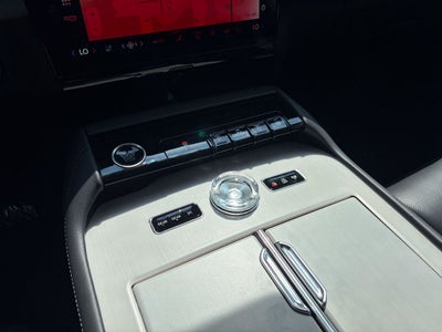 2027 Lincoln Navigator Premiere