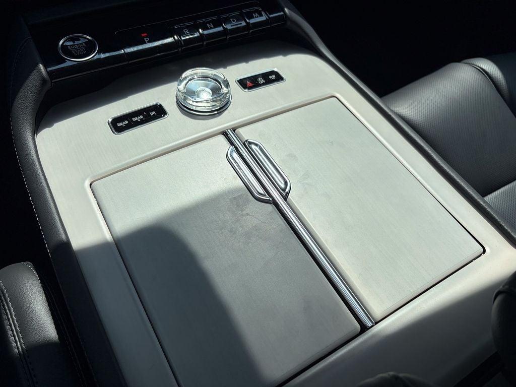 2027 Lincoln Navigator Premiere