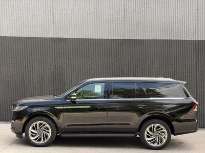 2027 Lincoln Navigator Premiere