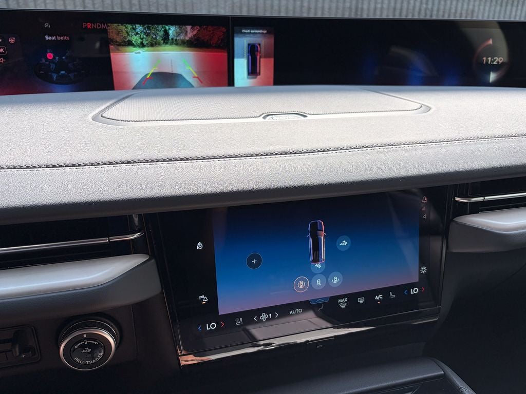 2027 Lincoln Navigator Premiere