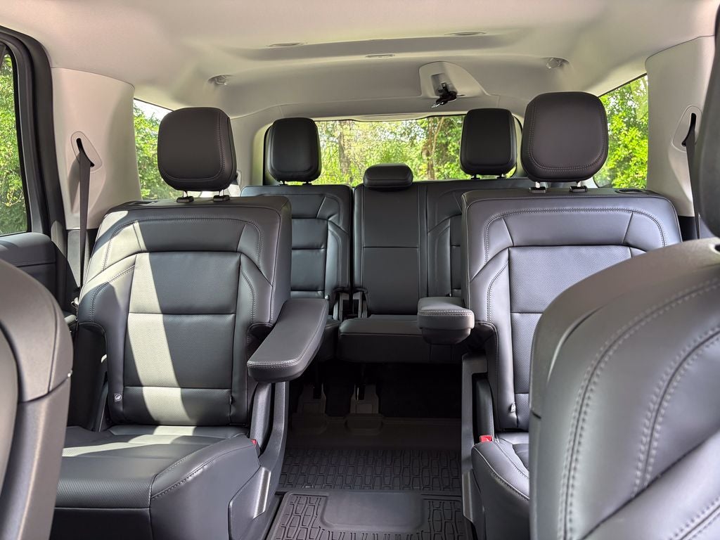 2027 Lincoln Navigator Premiere