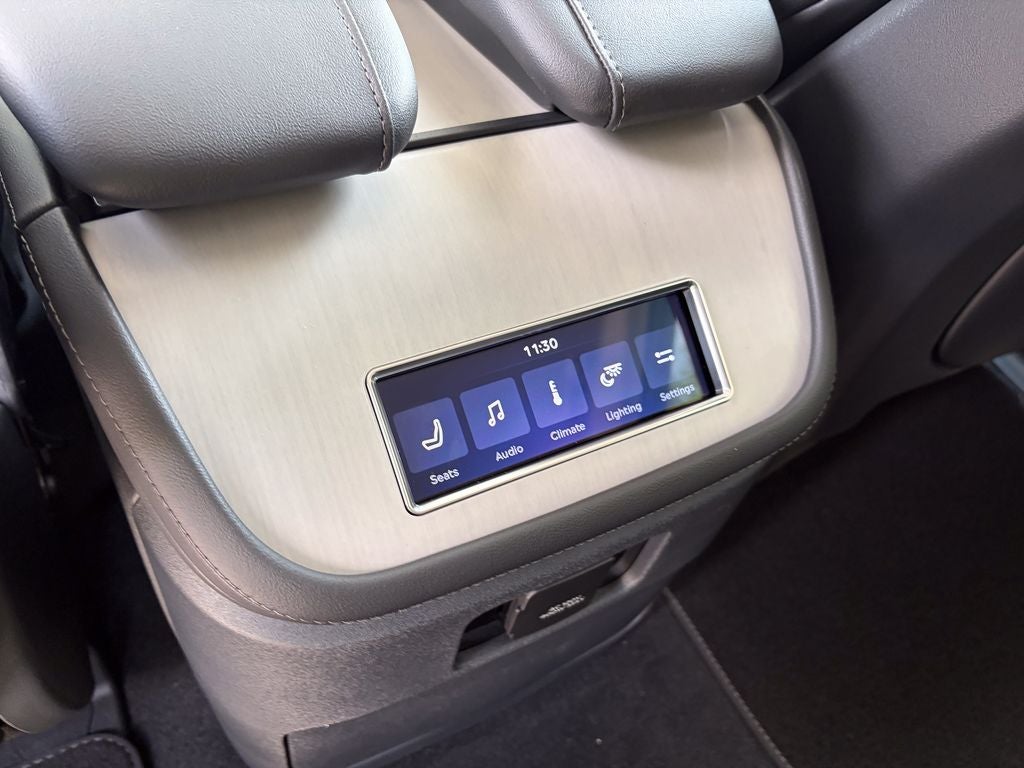 2027 Lincoln Navigator Premiere