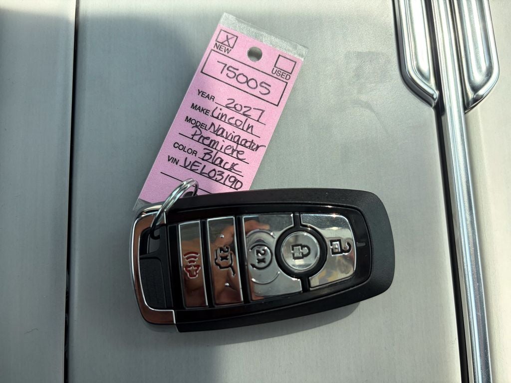 2027 Lincoln Navigator Premiere