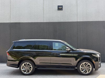 2027 Lincoln Navigator Premiere