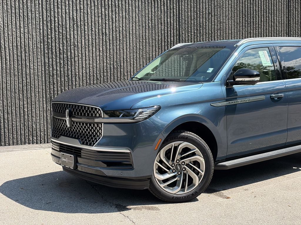 2027 Lincoln Navigator Premiere