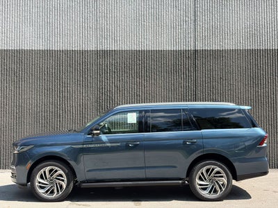 2027 Lincoln Navigator Premiere