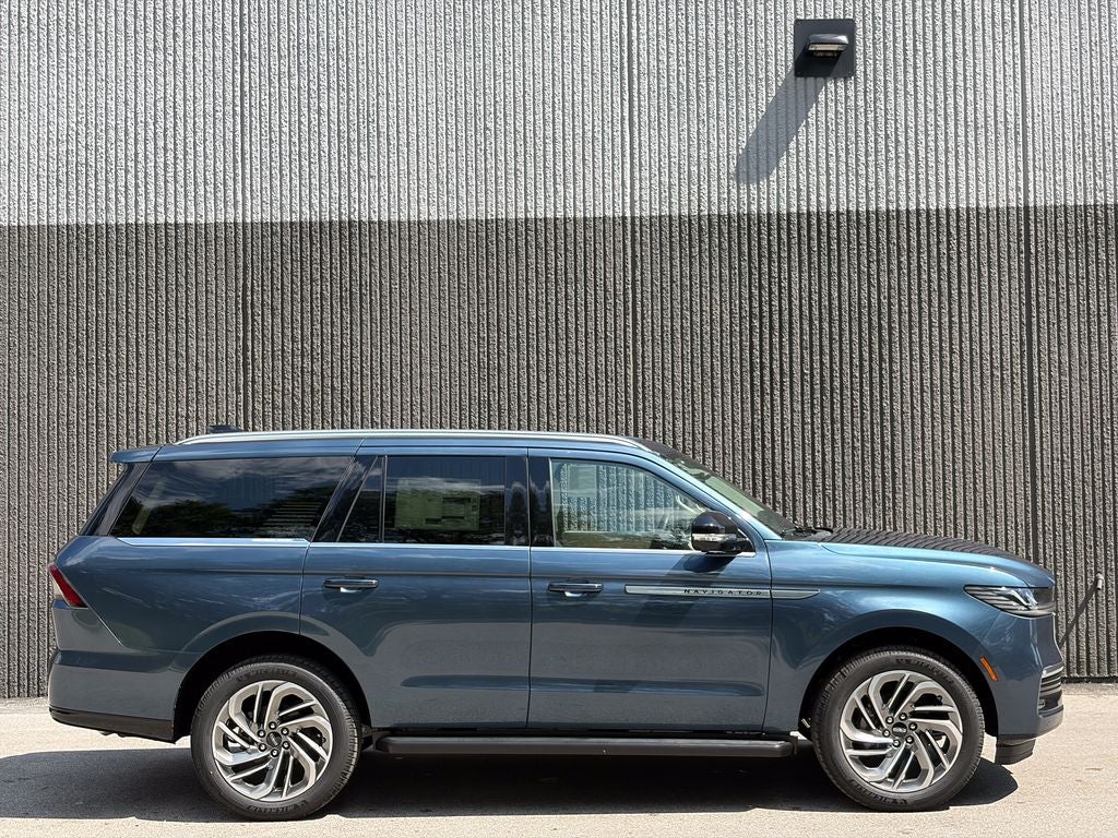 2027 Lincoln Navigator Premiere