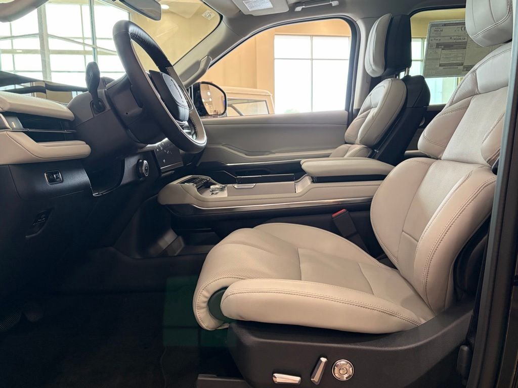 2026 Lincoln Navigator L Reserve