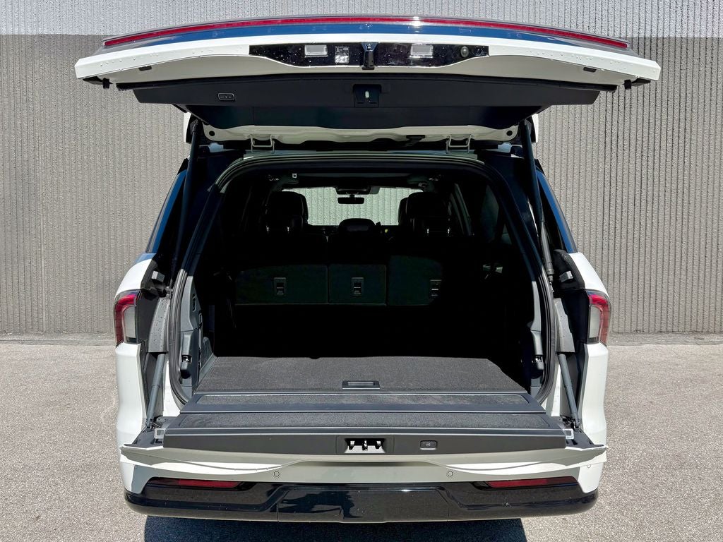 2026 Lincoln Navigator L Black Label