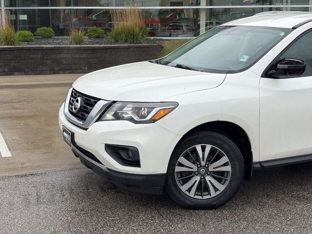 2017 Nissan Pathfinder SL