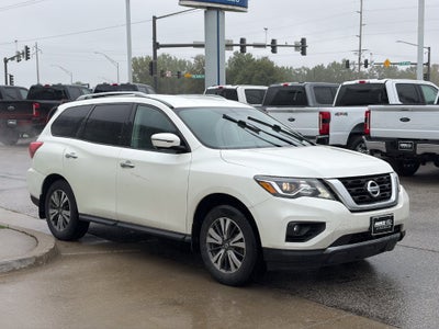 2017 Nissan Pathfinder SL