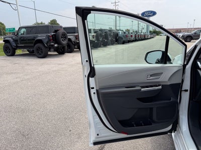2023 Toyota Sienna LE 8 Passenger