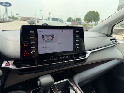 2023 Toyota Sienna LE 8 Passenger