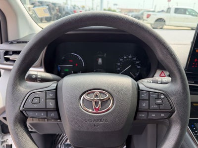 2023 Toyota Sienna LE 8 Passenger